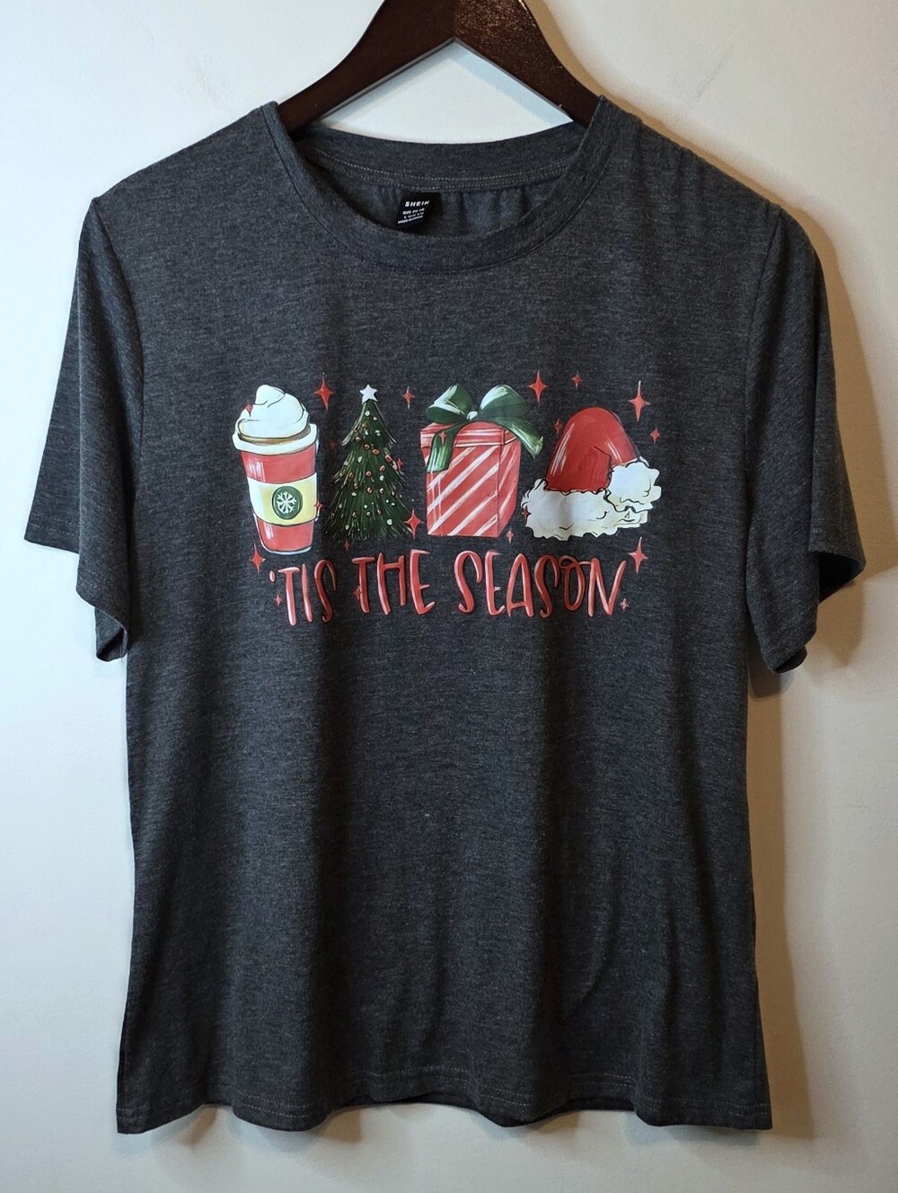 Christmas "Tis The Season" Holiday Tee Size Large Santa Hat Gift Tree